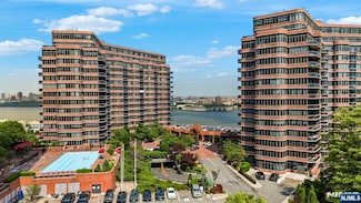 100 Carlyle Dr Unit 17D-S, Cliffside Park, NJ 07010