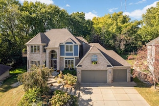 656 Evans Ct, Saint Paul, MN 55126