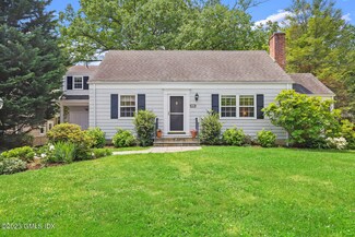 8 Grant Ave, Old Greenwich, CT 06870