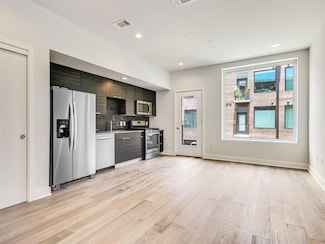 1800 E 4th St Unit 212, Austin, TX 78702