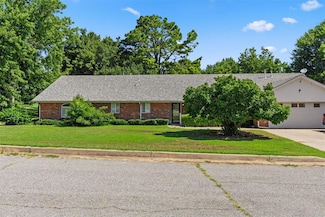 2420 Pearl St, Chickasha, OK 73018