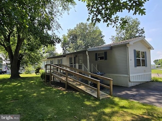 123 Valley Dr, Shippensburg, PA 17257