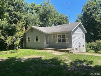 19284 Old Five Rd, Versailles, MO 65084
