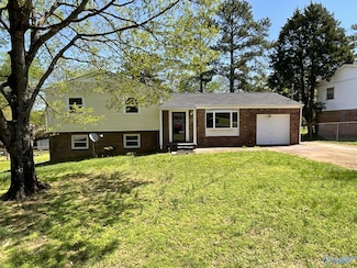 3516 Glendale Ln NW, Huntsville, AL 35810