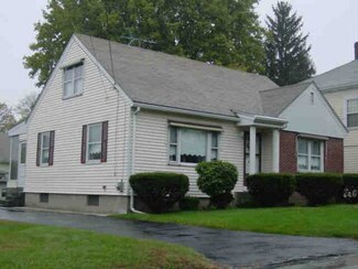 3 S Fairview St, Johnston, RI 02919