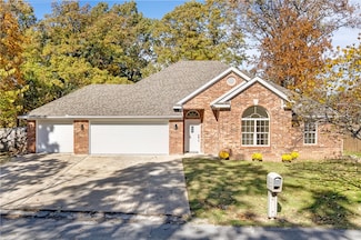 8 Eyemouth Dr, Bella Vista, AR 72715