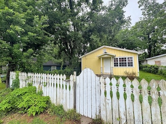 226 W Seneca St, Tahlequah, OK 74464