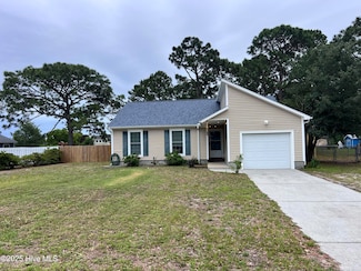 312 W Volant St, Hubert, NC 28539