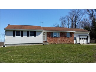 5062 Wayland Rd, Diamond, OH 44412
