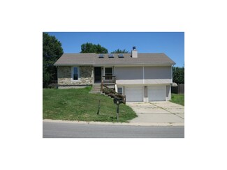 4931 S Peck Ave, Independence, MO 64055