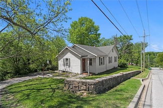 4001 NW South Dr, Riverside, MO 64150