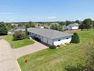 50 Grandview Dr NW, Altura, MN 55910
