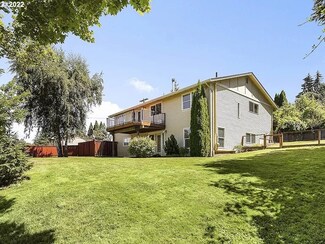 1040 Wilson St, Woodburn, OR 97071