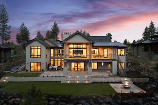 61877 Hosmer Lake Dr, Bend, OR 97702
