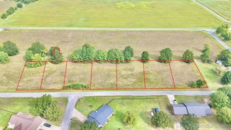 13 NW L St, Stigler, OK 74462