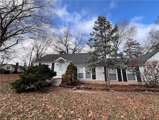 9724 Pennsylvania Ave, Kansas City, MO 64114