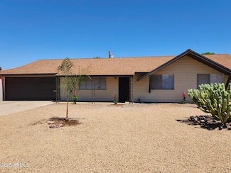 10324 W Willie Low Cir, Sun City, AZ 85351