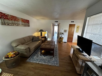 4601 Carlisle Blvd NE Unit D-8, Albuquerque, NM 87109