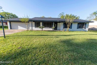 11658 Lorraine Rd, Gulfport, MS 39503