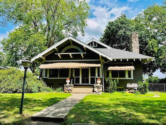 406 Pine St, Yankton, SD 57078