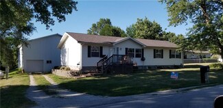 503 W Samuel St, Hamilton, MO 64644
