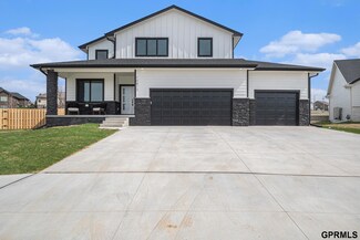 10813 S 218th St, Gretna, NE 68028