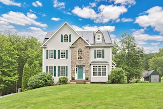 700 Thrall Ave, Suffield, CT 06078