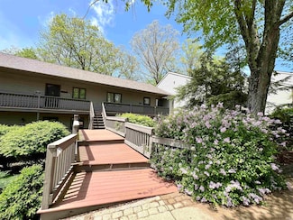1843 E Waters Edge Dr Unit 95, Bloomington, IN 47401