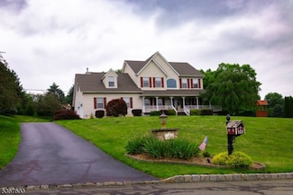 10 Links Ct, Sparta, NJ 07871