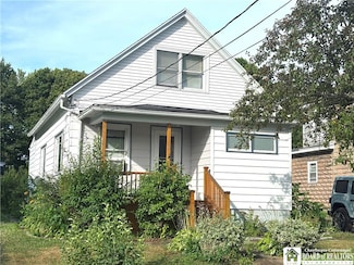 11 Elm St, Silver Creek, NY 14136
