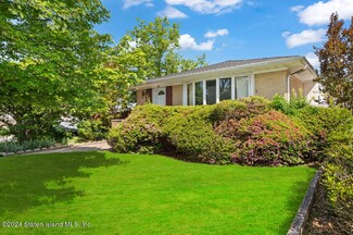 159 Wolverine St, Staten Island, NY 10306