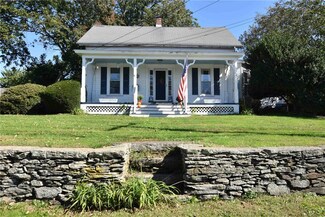 146 Oliphant Ln, Middletown, RI 02842