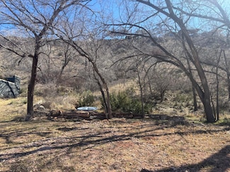 70 E Lakeshore Dr, Ransom Canyon, TX 79366