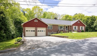 10 Delaney Ave, Dudley, MA 01571