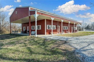 204 6th Ave NE, Gravette, AR 72736