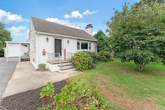 12 Woodlund Ave, Westerly, RI 02891