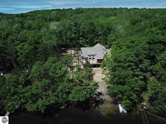 15657 Pearl Lake Dr, Empire, MI 49630