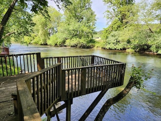 464 Hiawassee River Rd, Hayesville, NC 28904