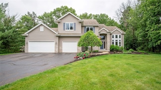 1340 Oakcrest Dr, Eau Claire, WI 54701