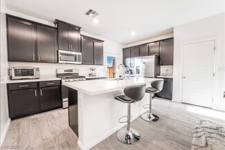 5737 Old Pine St, North Las Vegas, NV 89081