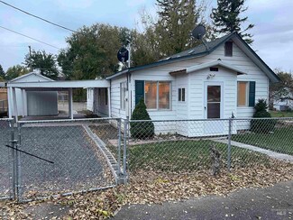350 E Orchard St, Hagerman, ID 83332