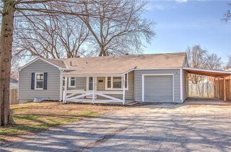 803 W 37th St N, Independence, MO 64050