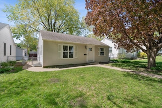 26 Van Buren Ave S, Hopkins, MN 55343
