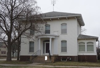 321 N Elm St, Cresco, IA 52136