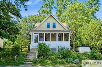 4 Woodrow St, Middlesex, NJ 08846
