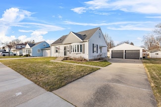 1210 Thorndale St, Green Bay, WI 54304