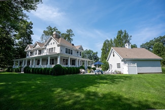 206 Fox Hopyard Rd, East Haddam, CT 06423