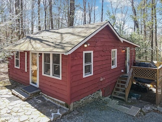 91 Bruin Rd, Lake Ariel, PA 18436