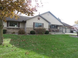 1029 Oriole St, Waupun, WI 53963