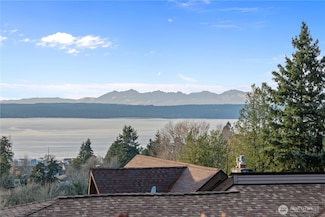 1619 S 226th Place, Des Moines, WA 98198